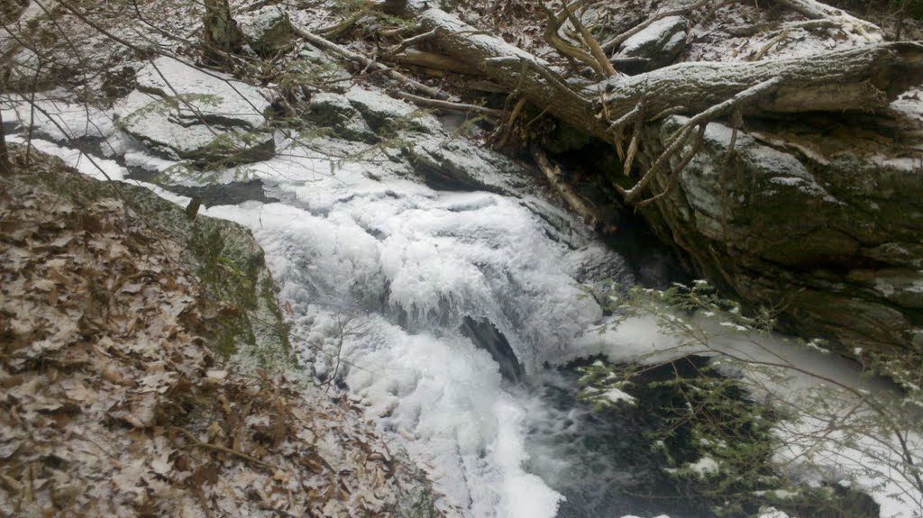 Morley Brook, Tunxis Trail, Dec 2010, Connecticut by Arkie_in_CT