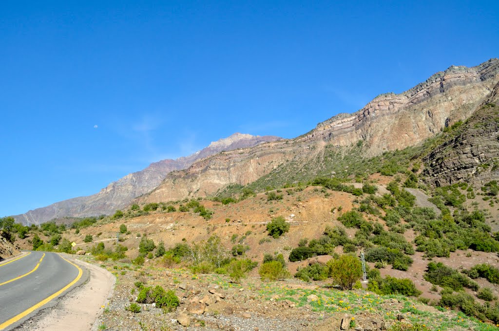 Si la montaña no viene a ti... by Emilio Espinoza