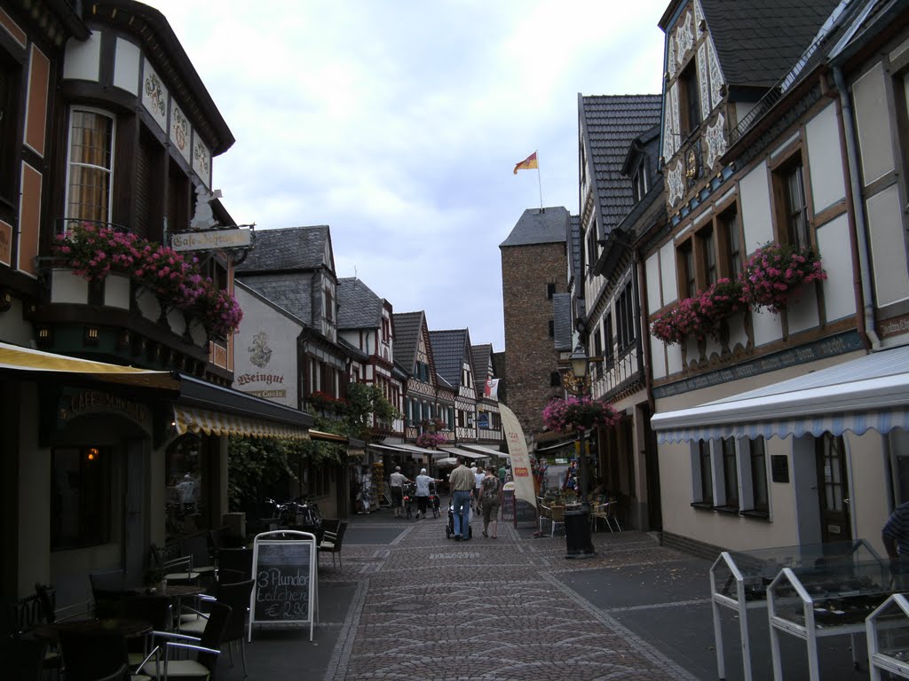 Ahrhutstrase, Ahrweiler by Globetrotter