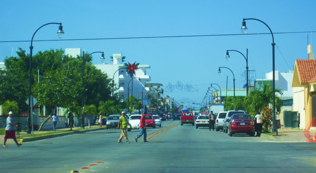 Alvaro Obregón Avenue, Chetumal City. by holachetumal