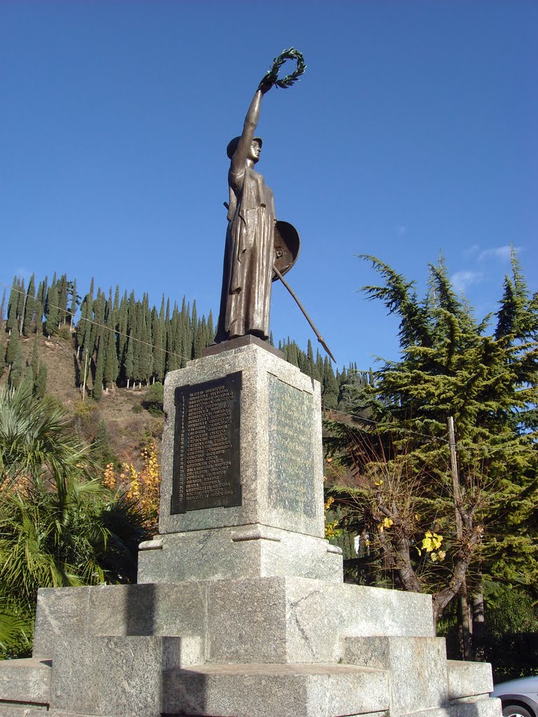 Toscolano (BS) - Monumento ai Caduti by Giuliano Borra