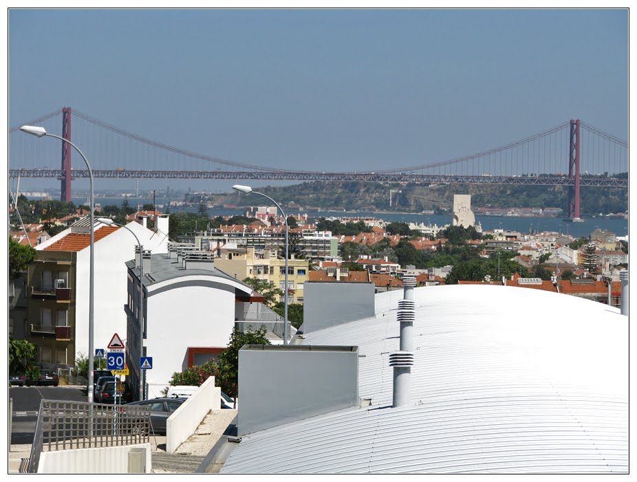 Urbanização Terraços da Barra e Ponte 25 de Abril by Barragon