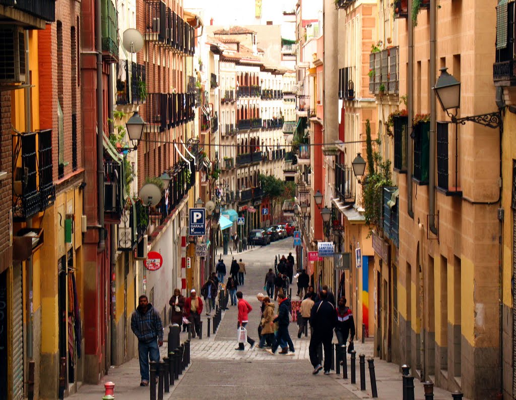 Barrio de Lavapiés by Patricio Coronado