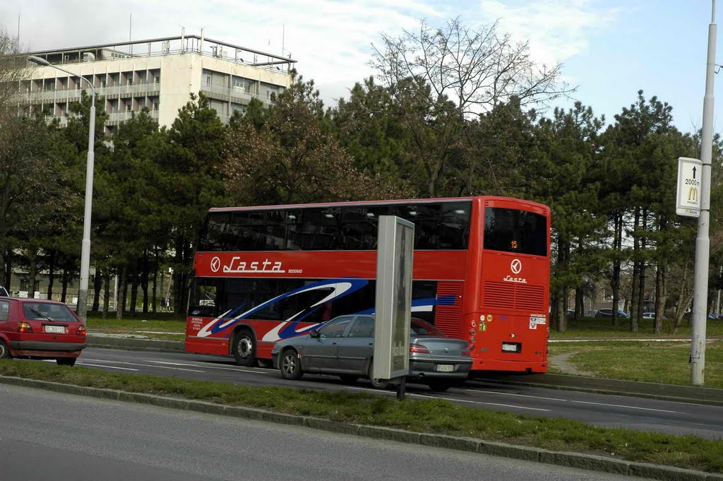 Lastin autobus by Teča sa Dunava