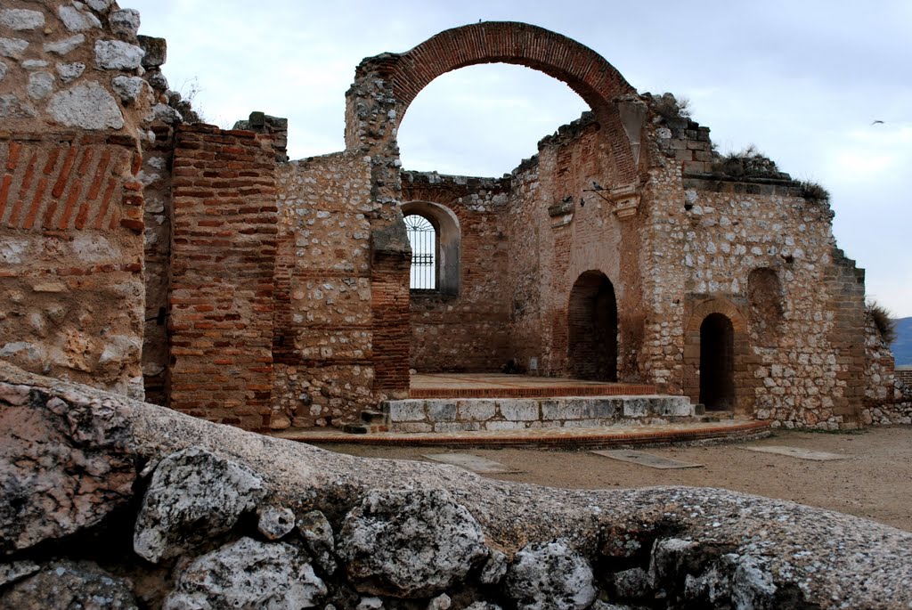 Restos de la Iglesia de San Pedro...6.. (Sede del Arcipreste de Hita) by José Ant. L.V.