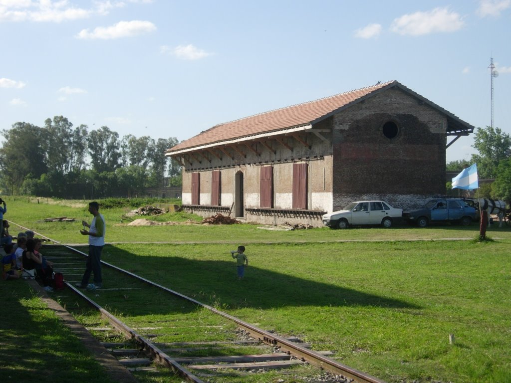 Vieja estacion de tren by Pablo Ragusi