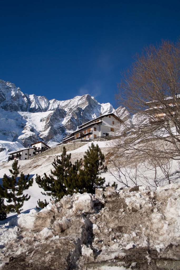 Breuil Cervinia near Giomein Hotel by zeneize84