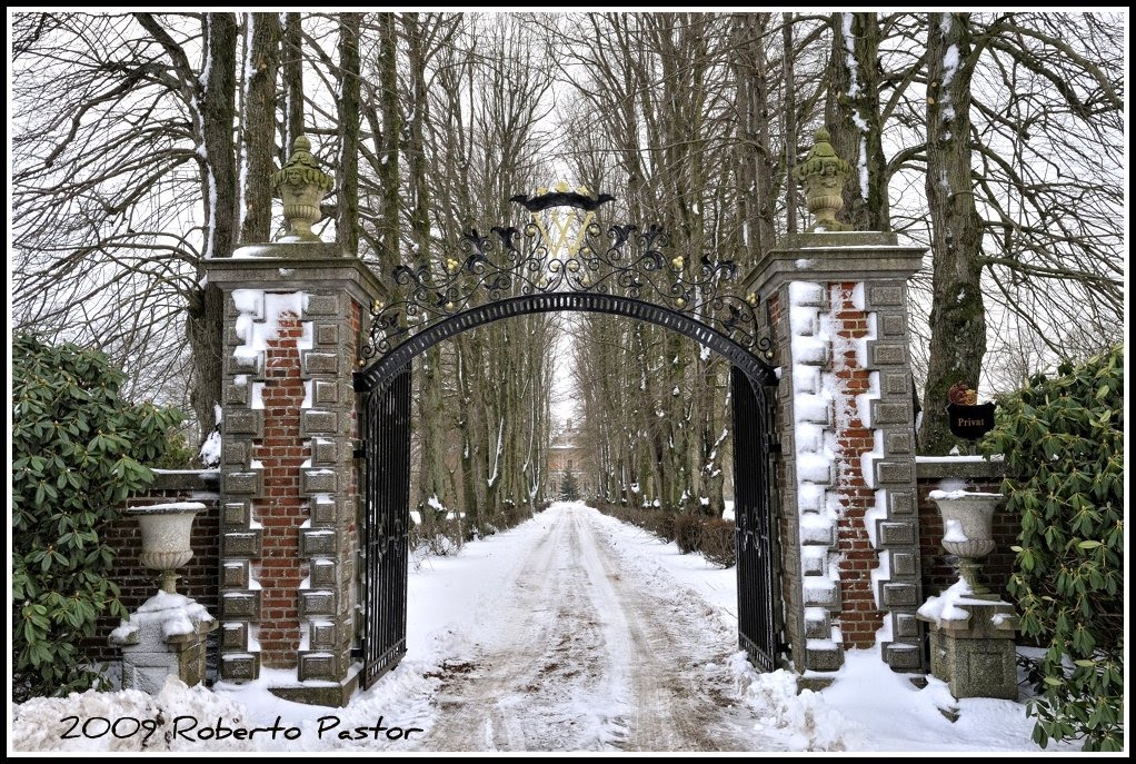 Frijsenborg Castle by robertopastor