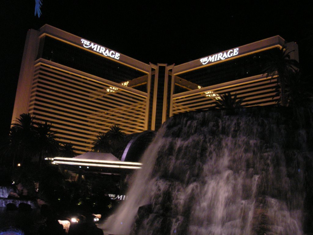 The Mirage At Night by Paul Lucente