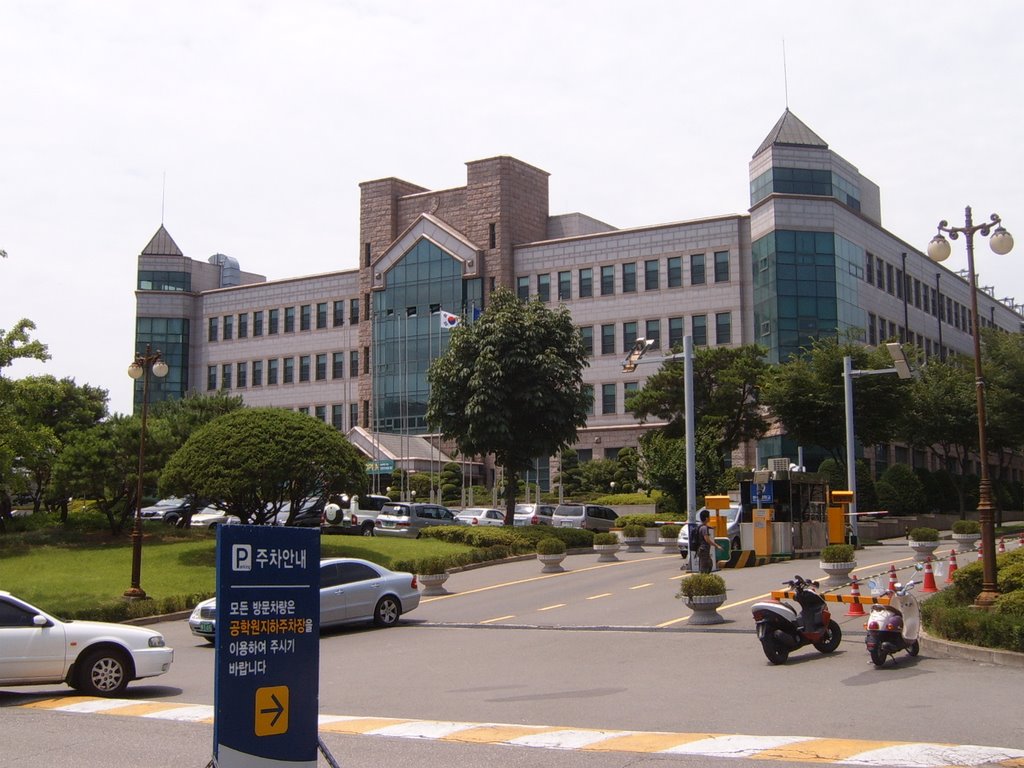 Yonsei Engineering Research Center (YERC) / Office of Information Systems, Yonsei University by Chin Cheung Lee