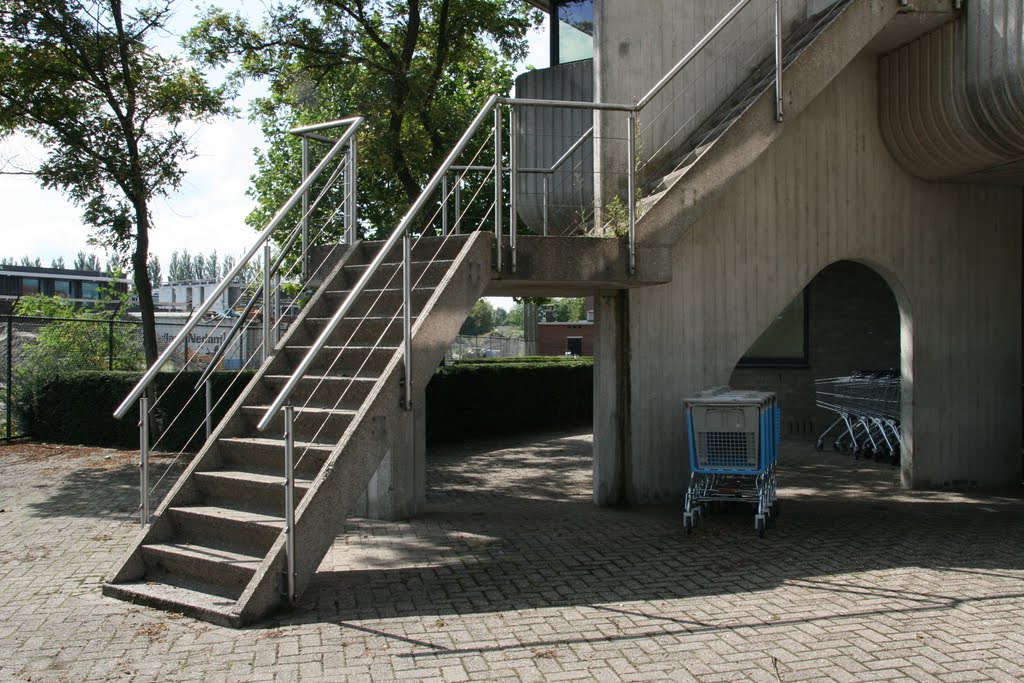 Abandonment hot-spot; Maupertuusplein, Utrecht. by Carl030nl