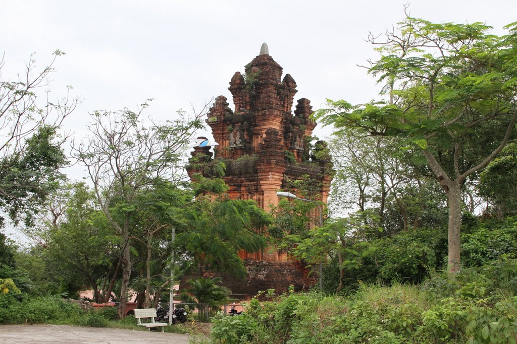 Tháp Nhạn by Ngọc Viên Nguyễn