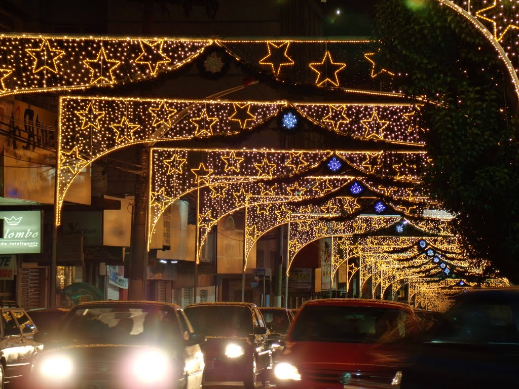 Decoração Natalina da Av. Goiás by Pedro Henrique Santo…