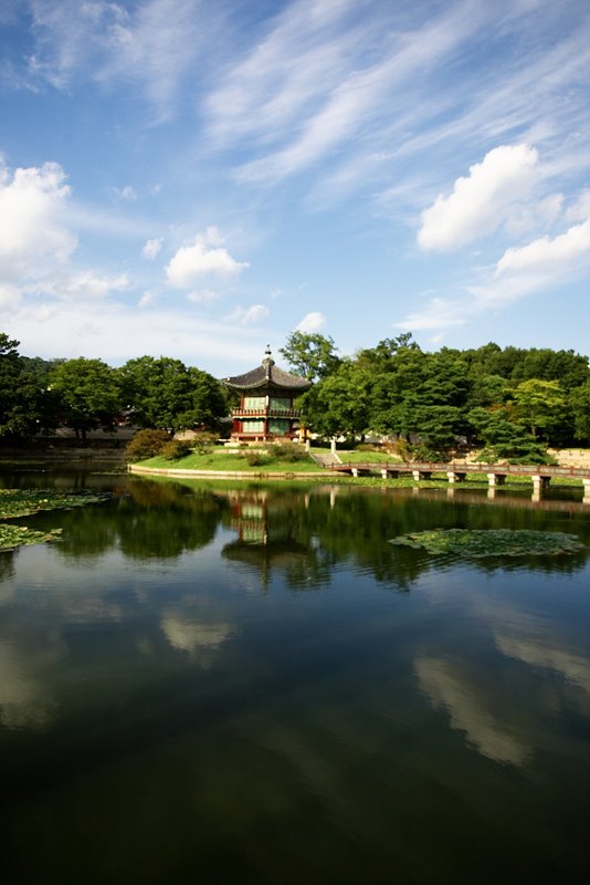 Pavilion of Hyang Won Jeong by In Chul Hong