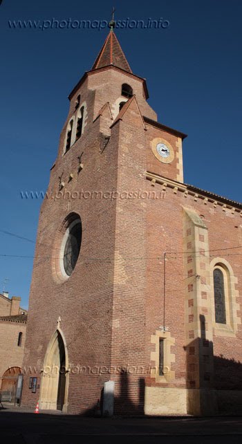 Eglise de Sainte Livrade-sur-Lot by pihéclan