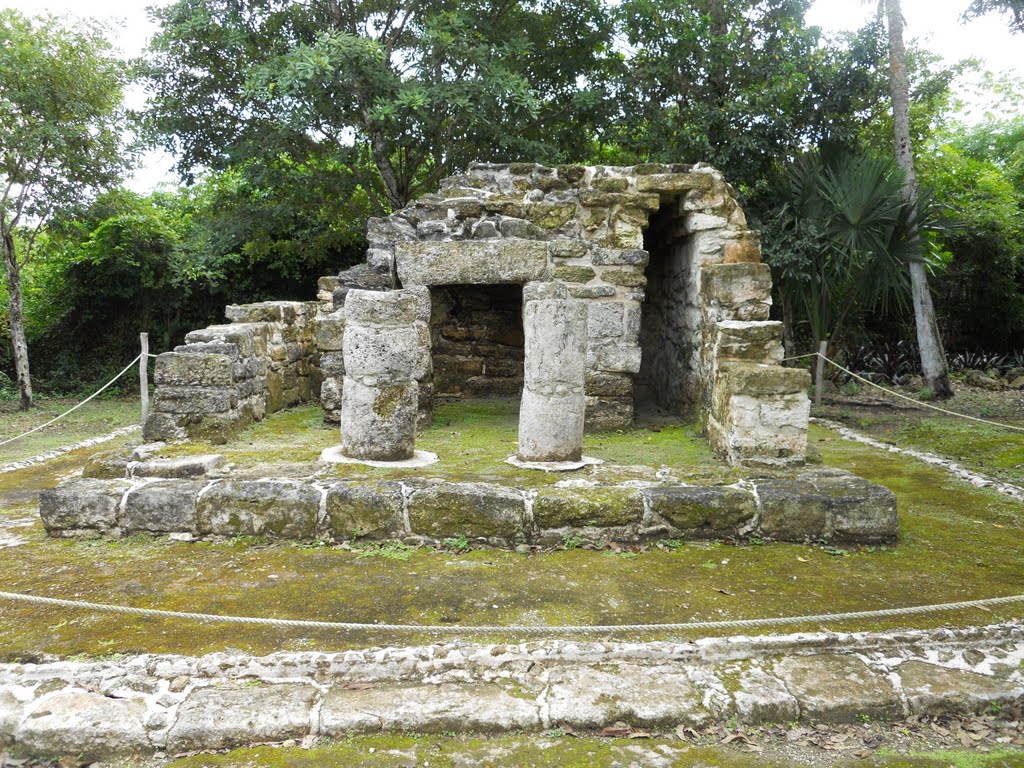 Mayan Ruins in Cozumel by Rory C