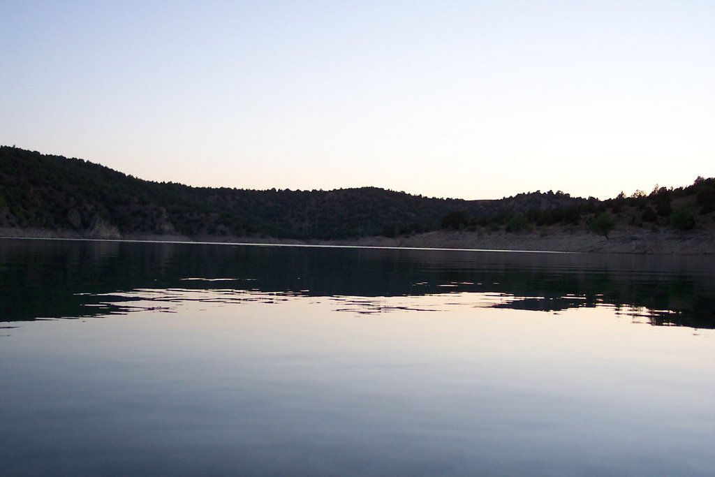 Embalse del Arquillo by Mario Rocafull