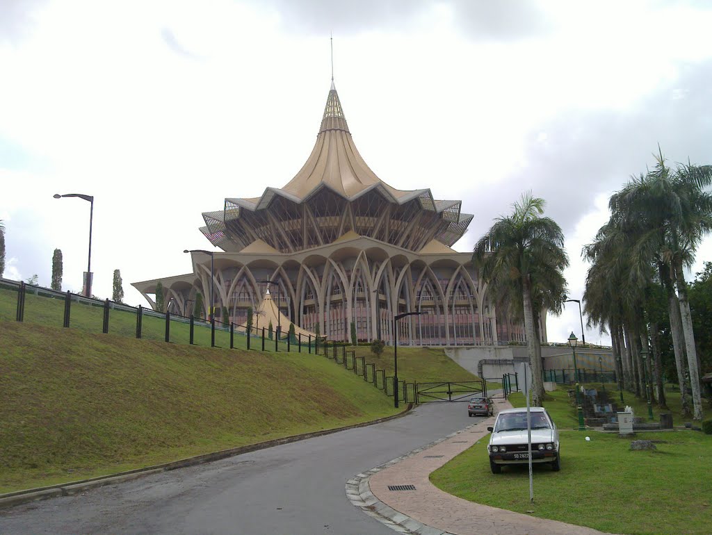 Sarawak Parliamentary House (6-Dec-2010) by Adrian_Chiang