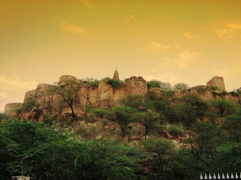 'Moti Doongri' : A hilltop fortress in Jaipur by Hemant Shesh