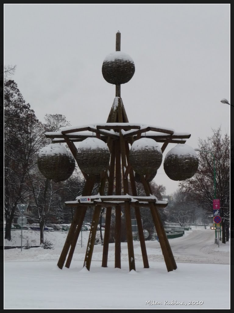 Monument on the roundabout - winter 2010 by Milan Kubina