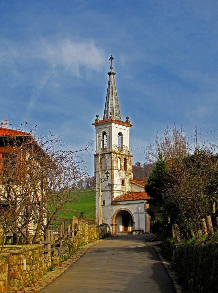 Iglesia de Soto de Agues, Sobrescobio. Principado de Asturias. by Valentín Enrique