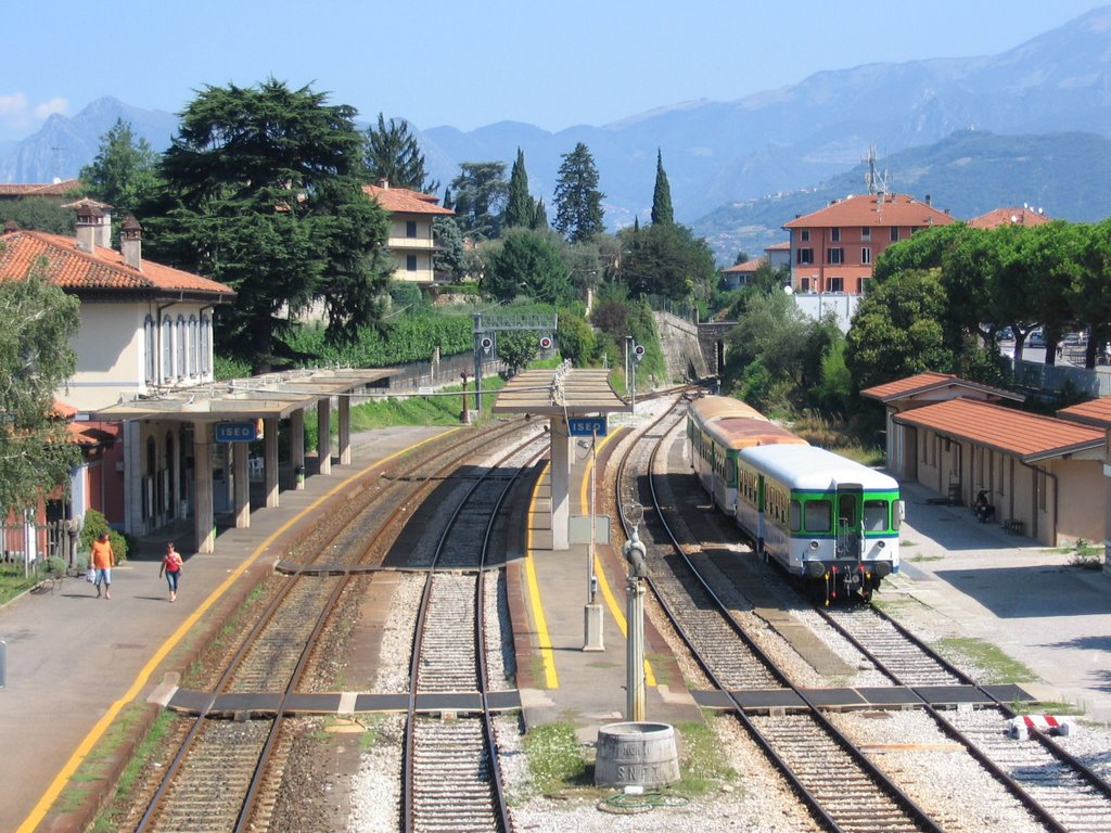 Stazione di Iseo by Dede7