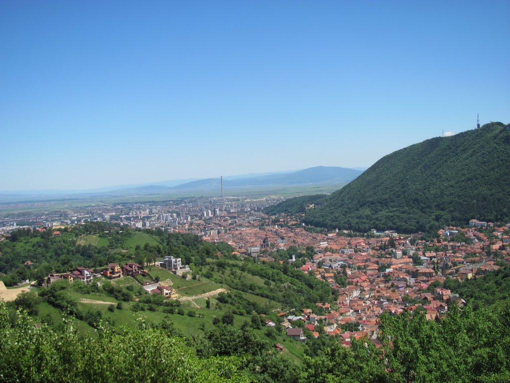 Brașov-Vedere oraș de la belvedere troiță 6.06.2010 by Popescu Vicentiu