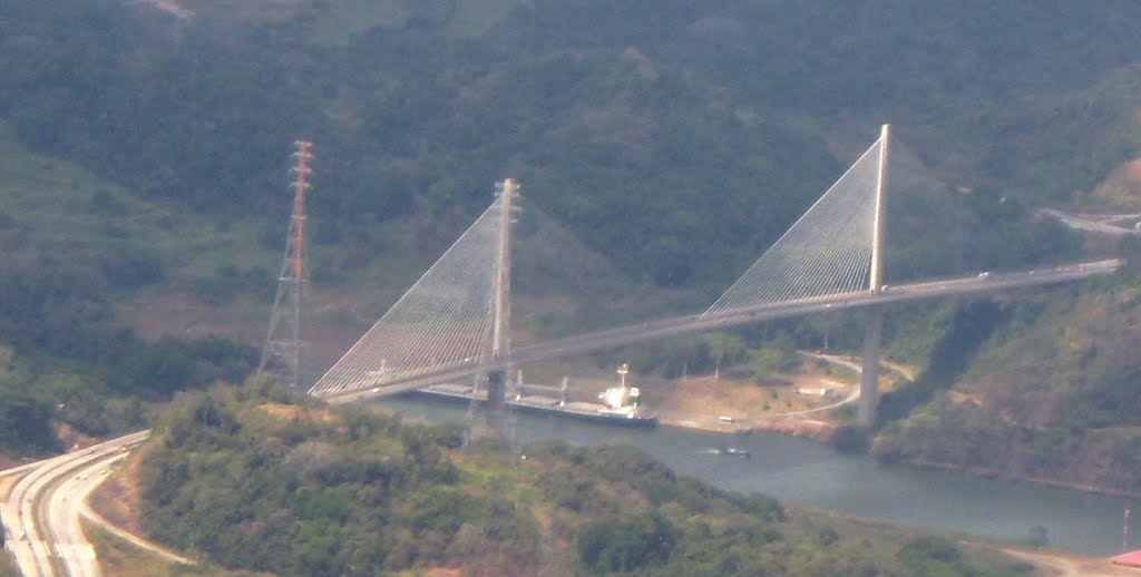 Panamerican Highway @ Panama Canal (Closeup) by leahbak