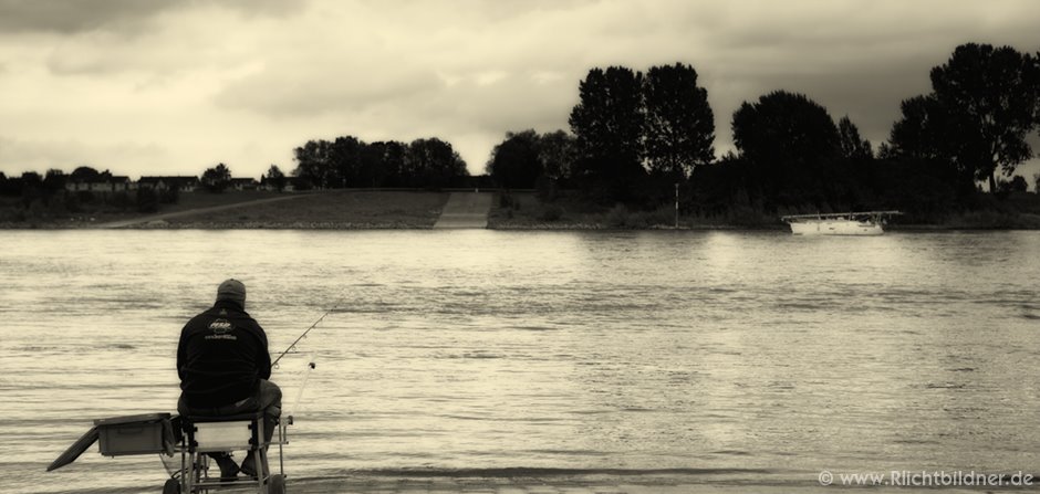 Angler am Rhein by Rlichtbildner