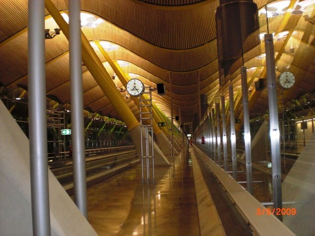 Inside Barajas by pirata alado