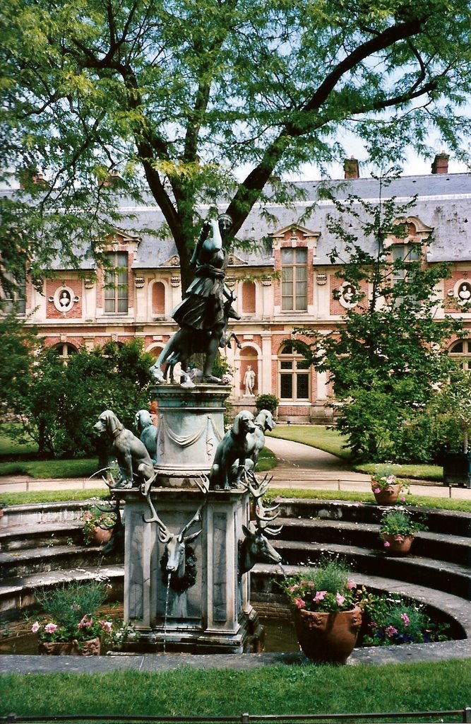 Château de Fontainebleau by Gilles Bareau