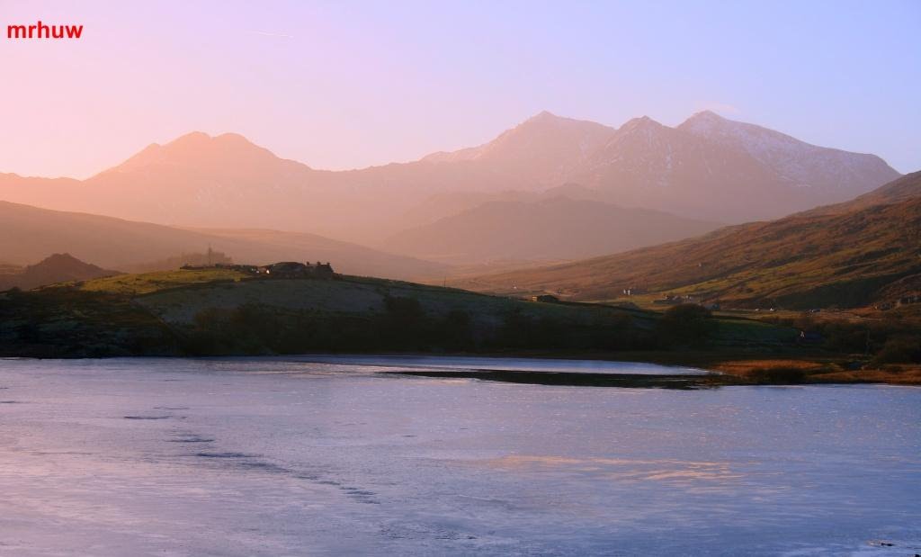 Wyddfa o Llynnau Mymbyr by mrhuw