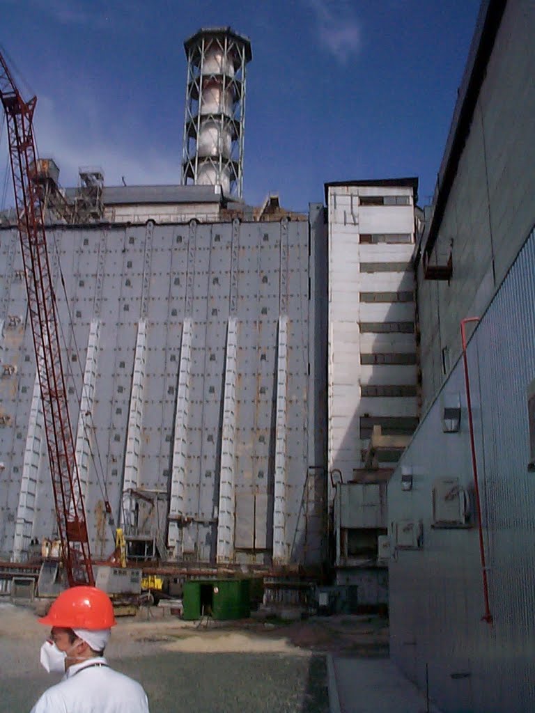 Unit 4 Shelter, Tchernobyl, Ukraine, June 2005 by Snieg