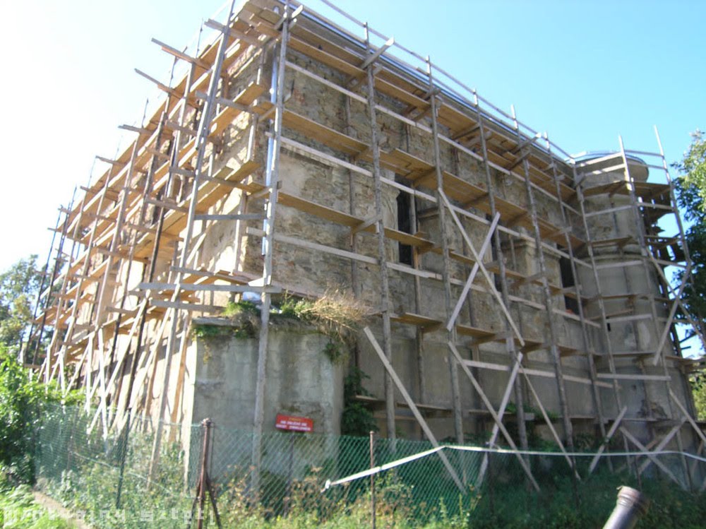 The Great Synagogue in Rymanow during the reconstruction by www.shtetl.org.pl