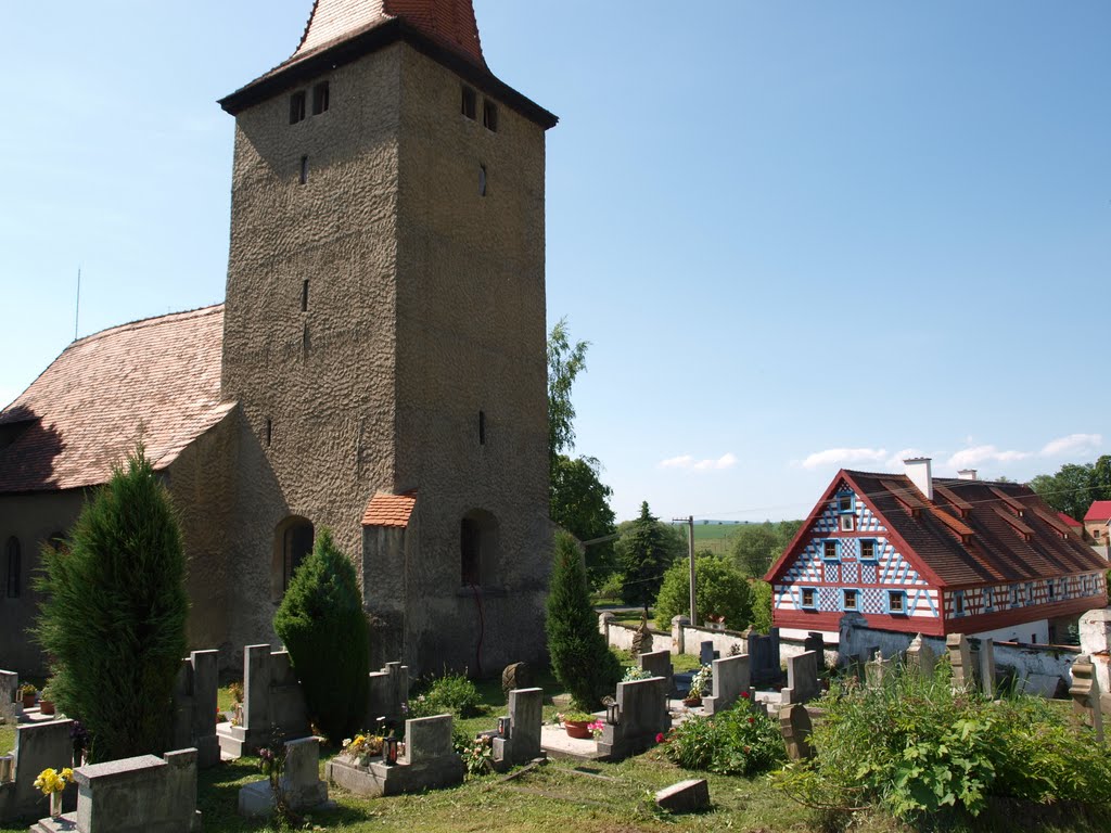 MÜHLESSEN, roman. Pfarrkirche Hl. Nikolaus, gegr.1300, >1750 erweitert, Hochaltar 1760 - MILHOSTOV by ReinhardKlenke