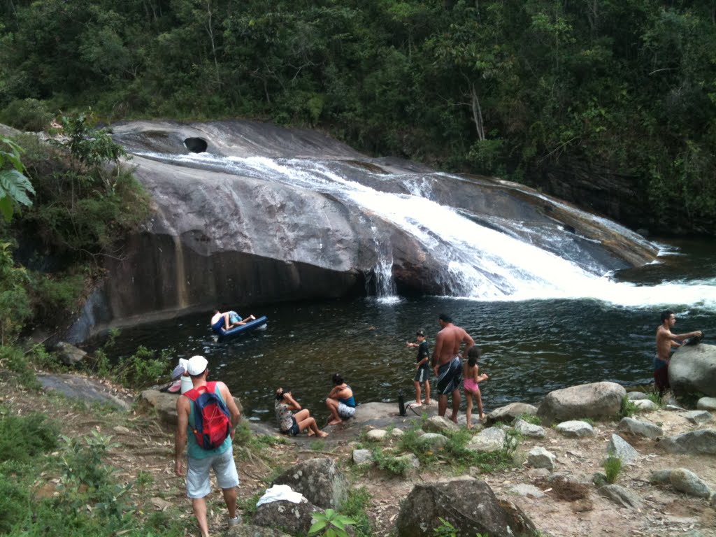 Cachoeira do Escorrega(Escorrega falls) by Leandro basilio Viei…