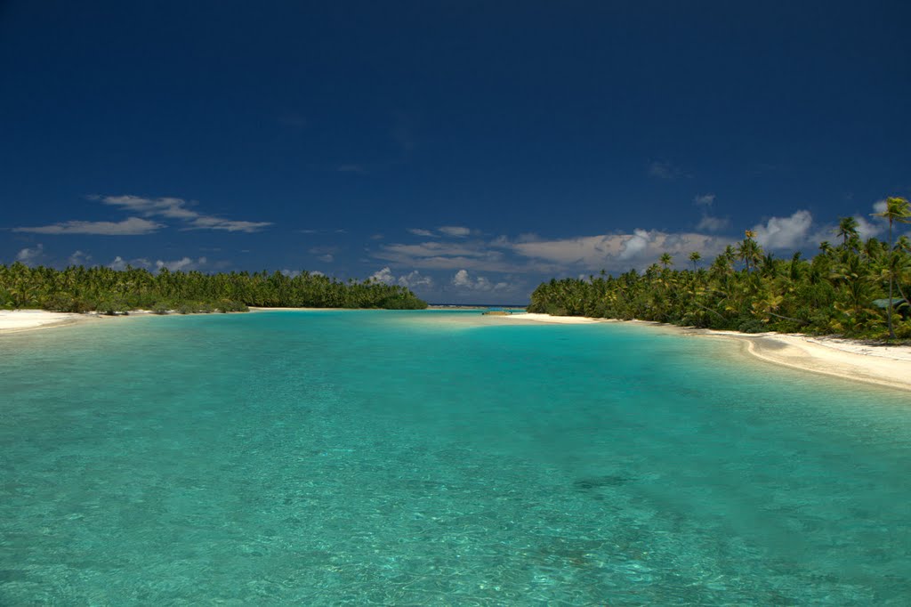 Motu Tapuaetai, One Foot Island, Aitutaki, Cook Islands by Marcus Gleinig