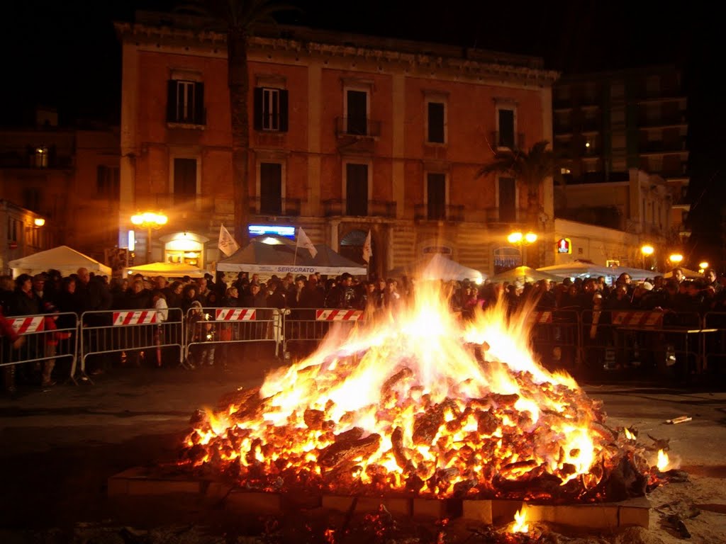 Falo' a Corato chiamato Jo' a Jo' by Gennaro Di Chiaro