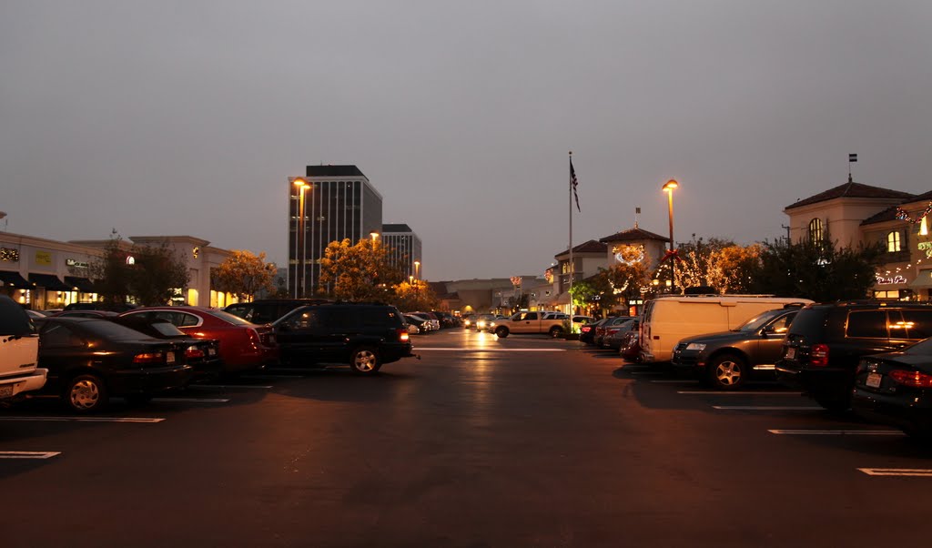 Water Side Plaza in Marina del Rey, CA, USA by alek solo