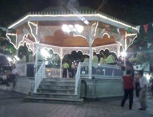 Kiosko Parque de la Marimba by lana.toala