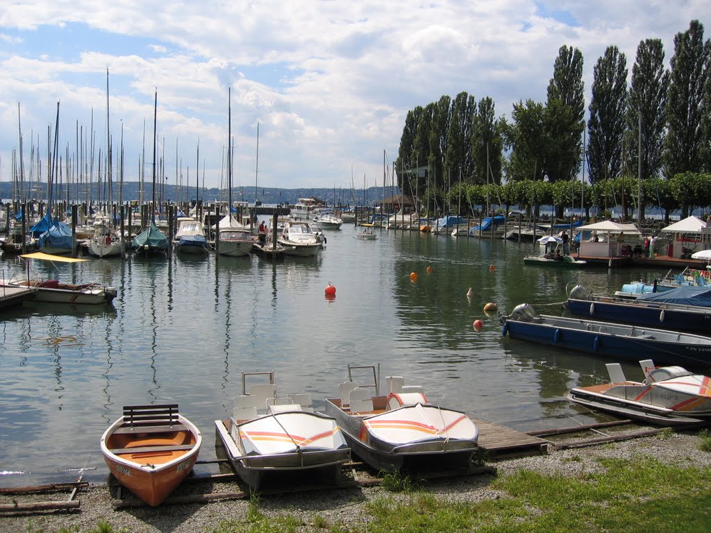 Blick auf den Yachthafen von Unteruhldingen by bodensee-ferien.net