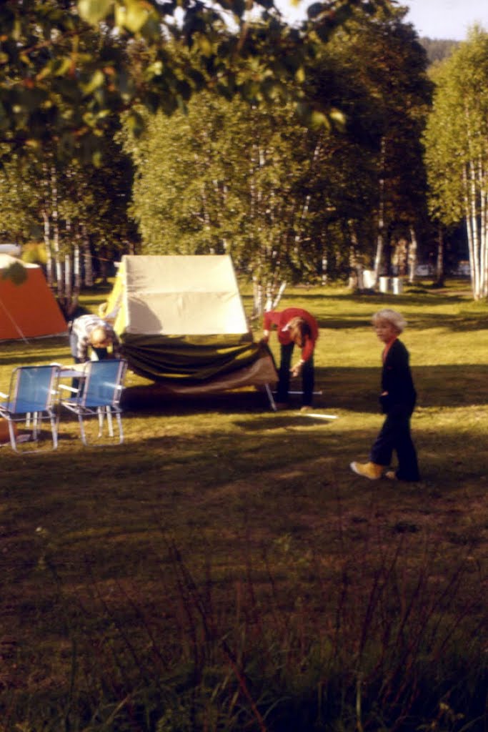 Campingplatz von Mosjoen/Norwegen (Nordkap-Tour 1977) by Klaus Metzger