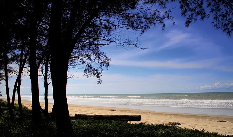 Pantai Seri Kenangan Beach in Tutong by sf