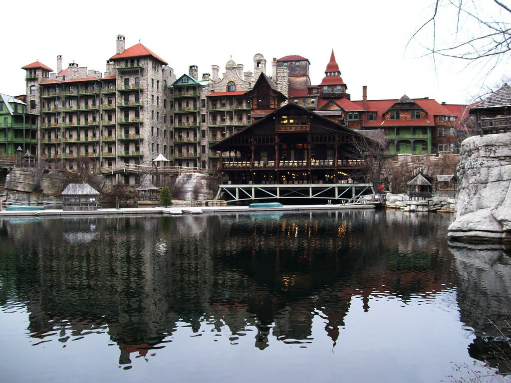 Mohonk Mountain House by mikeholdsworth