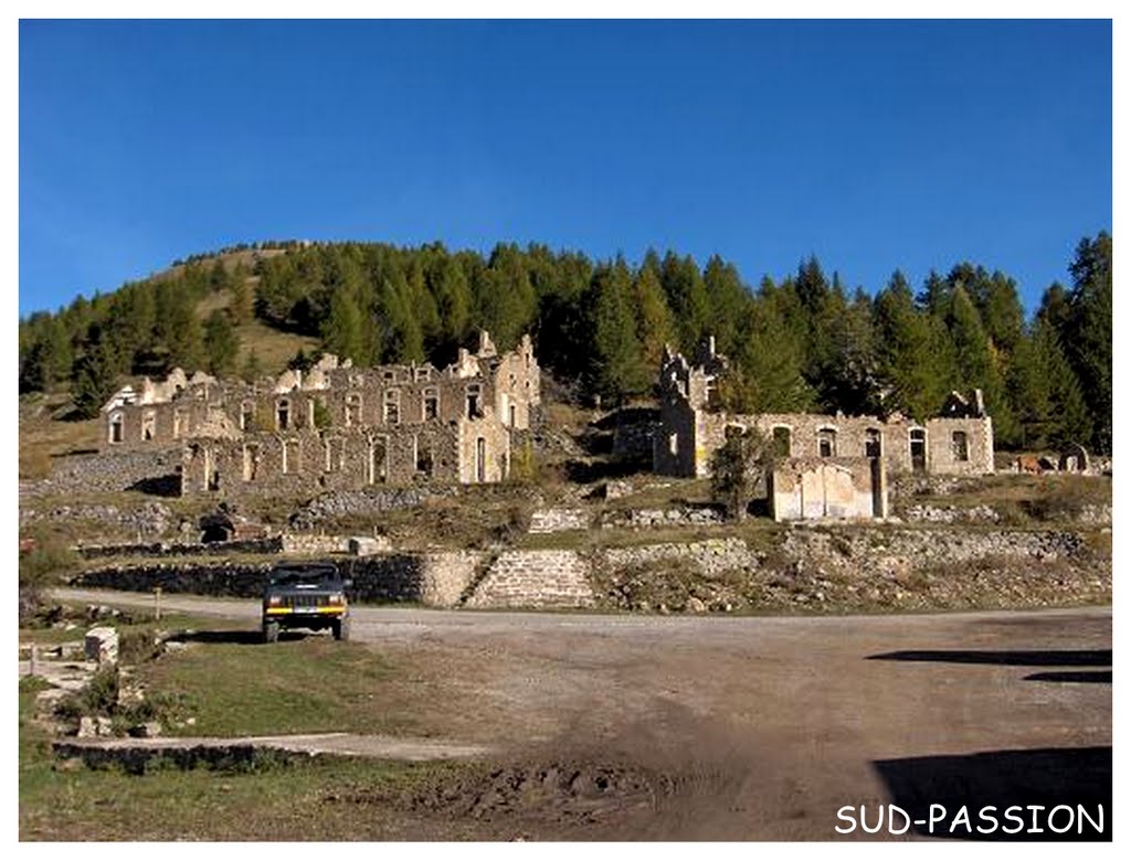 Casernes de Cabanes Vielles by sudpassion