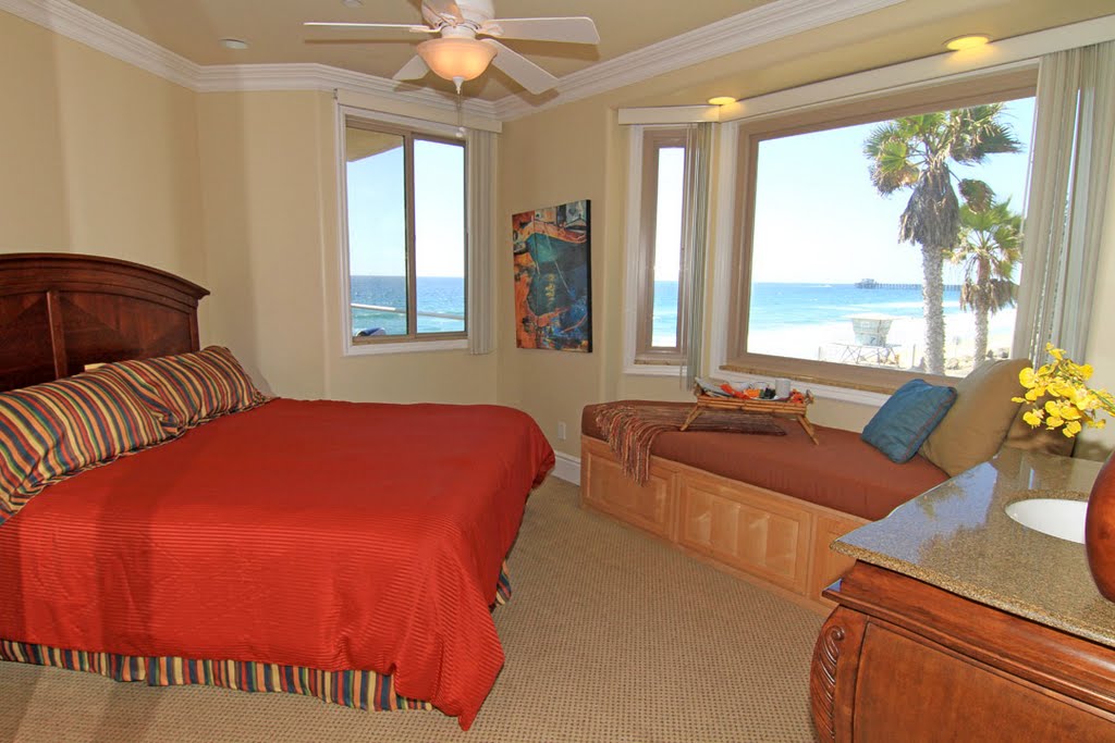 Oceanfront Vacation Condo in Oceanside, CA by beachfrontonly