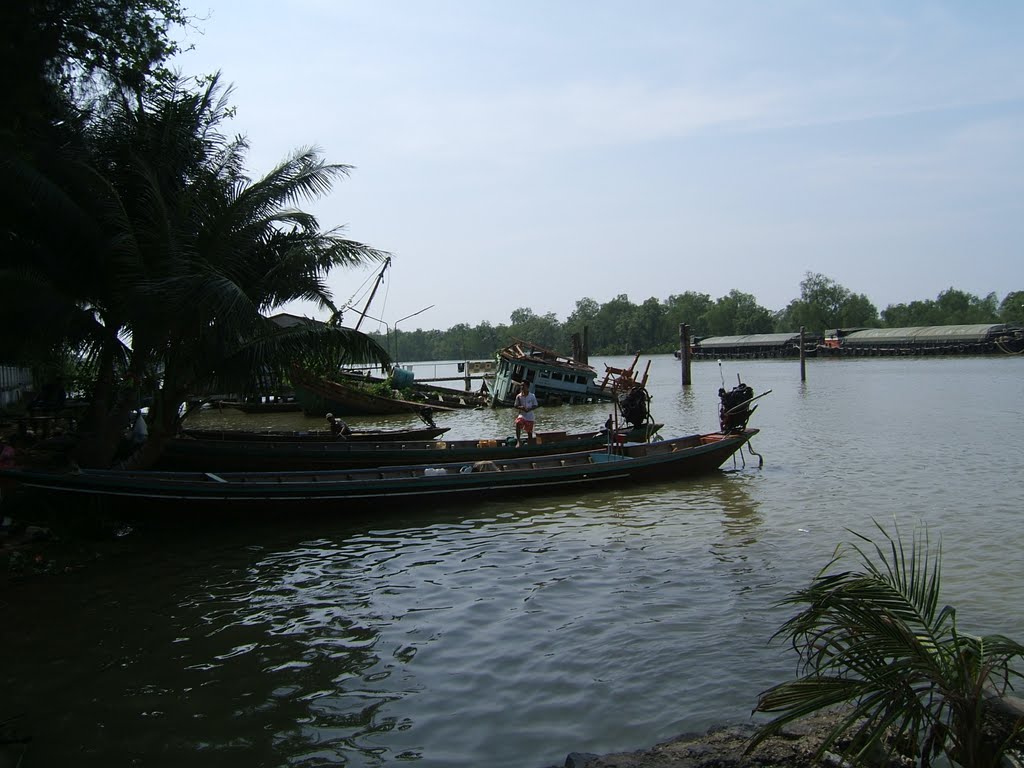 Surat Thani - River by ericb