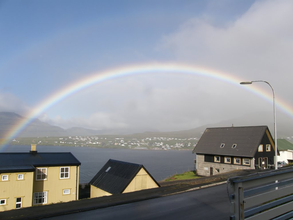 Rainbow over Toftir by KEVigda