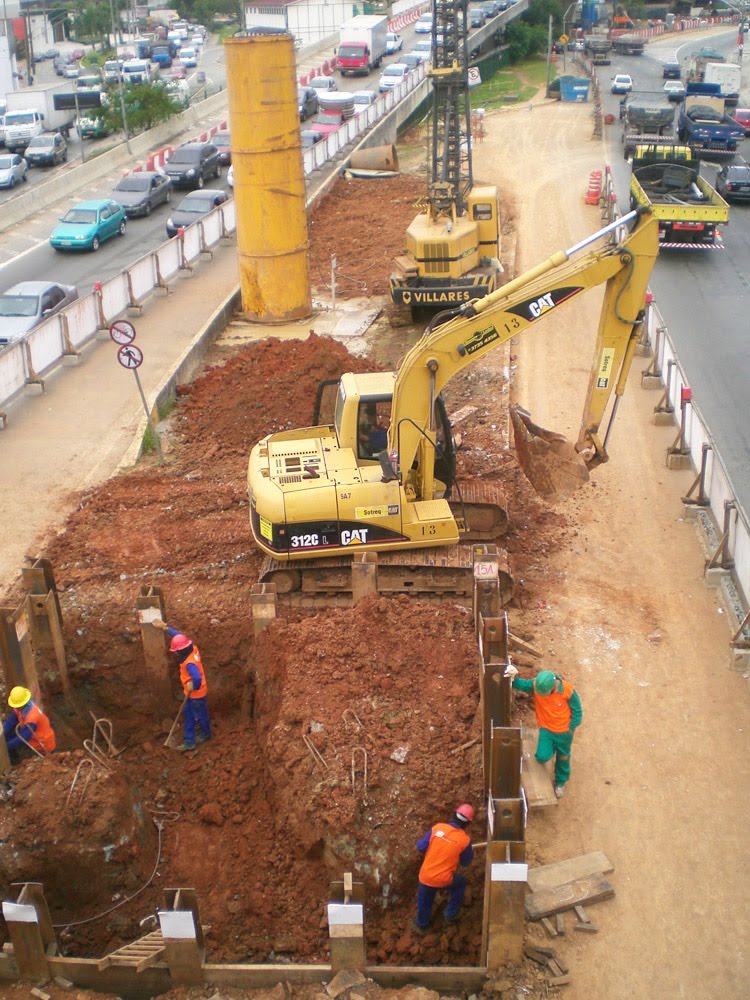 Obras do Monotrilho do Metrô na Anhaia Melo. by SavianoMarcio