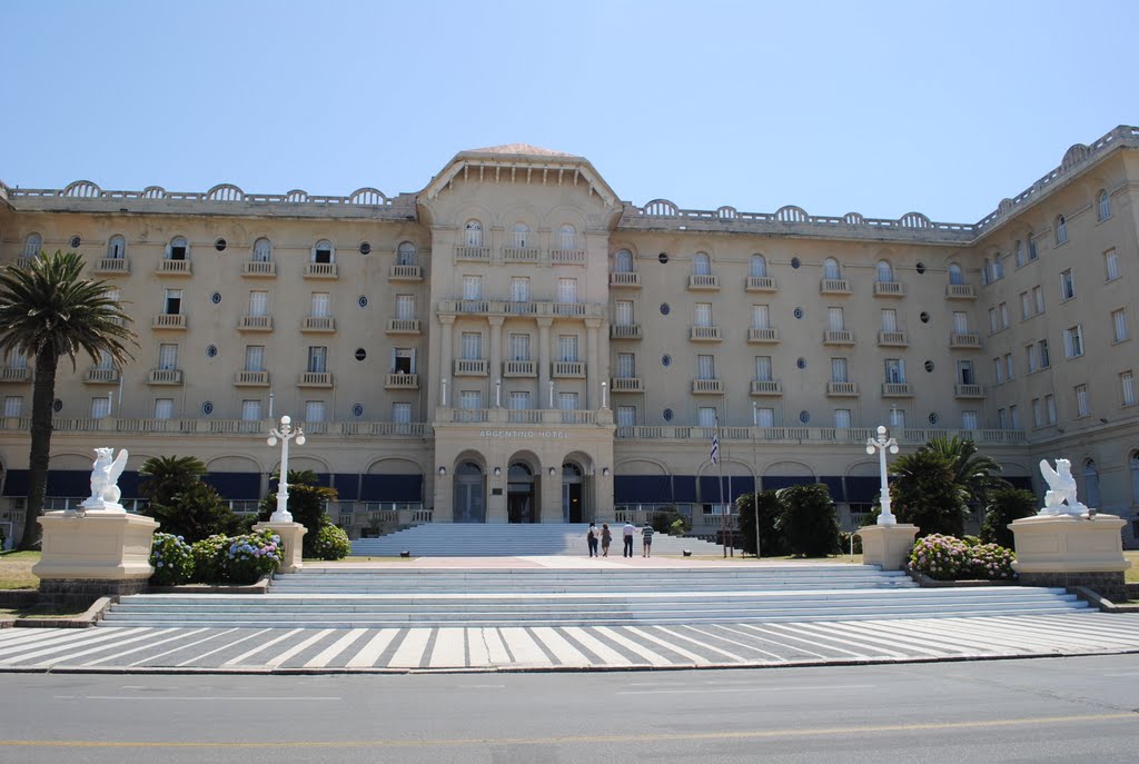 HOTEL CASINO ARGENTINO by LUCIO G. LOBO JÚNIOR